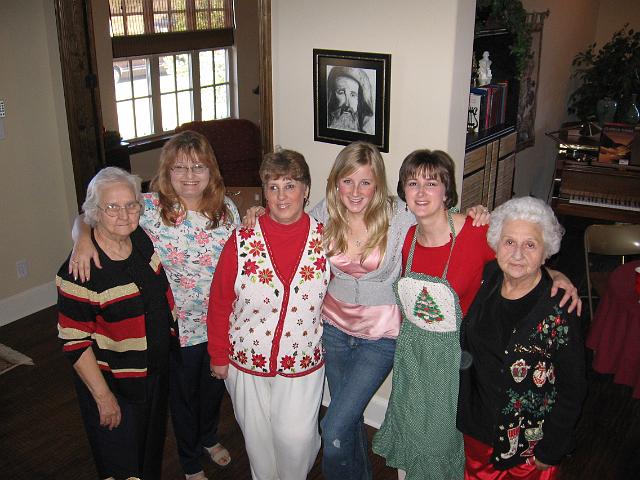 IMG_0121.JPG - Mimi, Susan, Karen, Shannon, Kim, and Lydia Mae