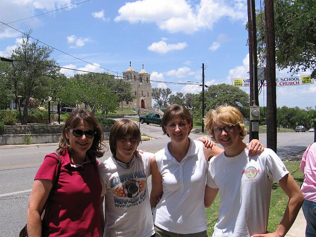 IMG_0214.JPG - Karen, Blake, Kim, and Nathan