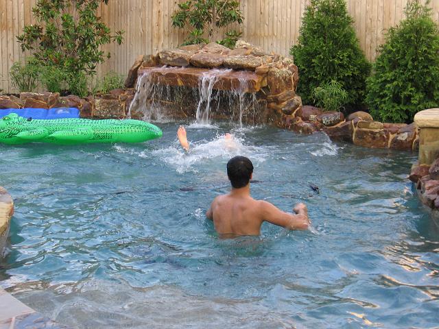 IMG_0201.JPG - Armin with unidentified foot.