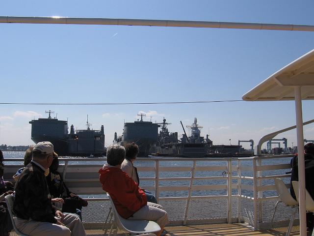 IMG_0771.JPG - Tour on boat at Norfolk