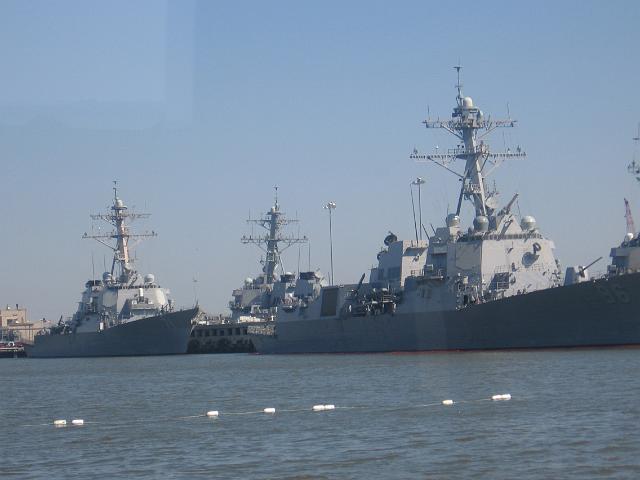 IMG_0784.JPG - Tour on boat at Norfolk