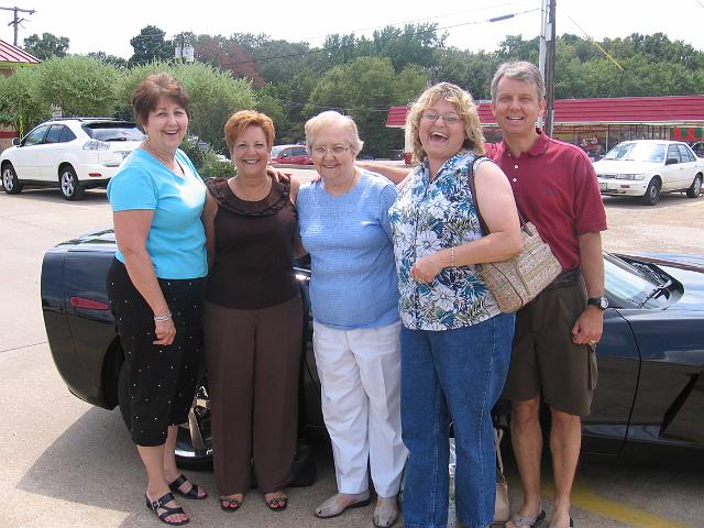 IMG_1049.JPG - The older generation:  Mary, Betty, Mimi, Susan, and Bobby